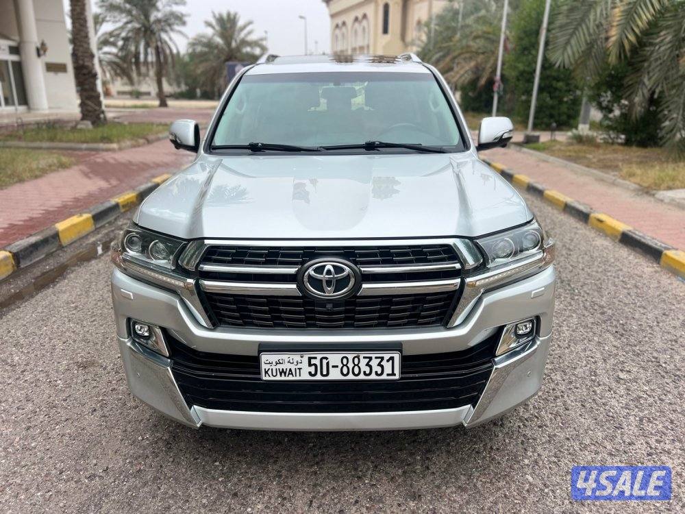 جيب لاندكروز جراند تورنق سقنچر موديل ٢٠٢١ الساير صبغ وكاله شرط الفحص4