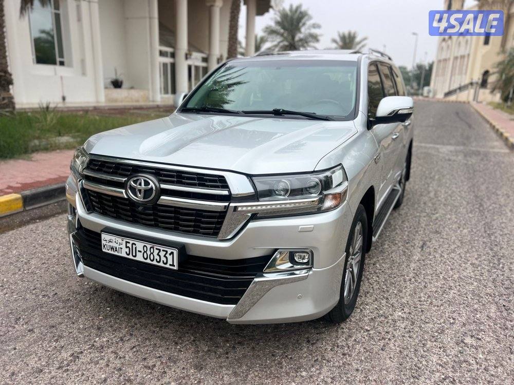 جيب لاندكروز جراند تورنق سقنچر موديل ٢٠٢١ الساير صبغ وكاله شرط الفحص5