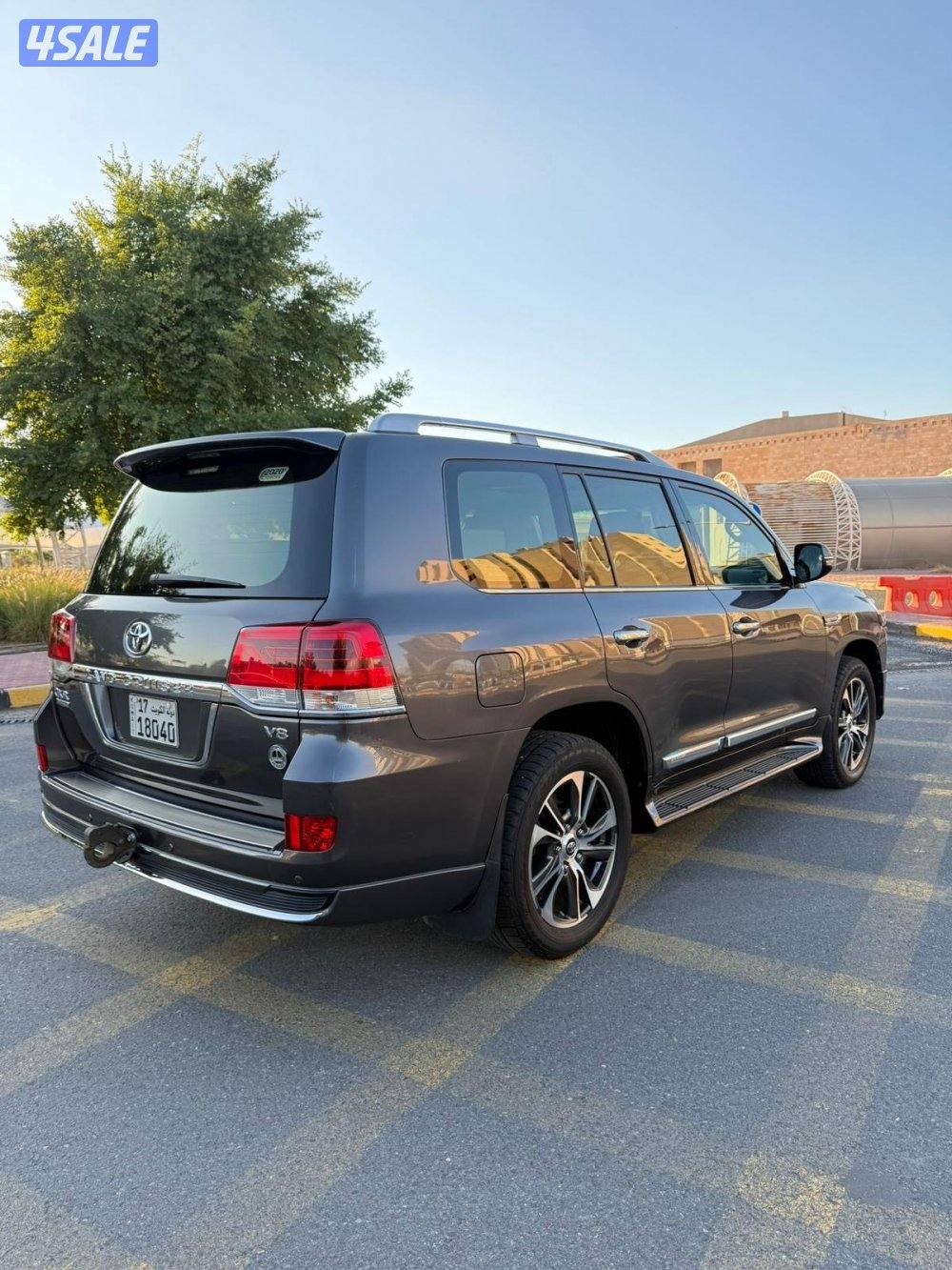 لاند كروز تورينق 2020 جلد الساير بحاله نادره عداد 98 الف4