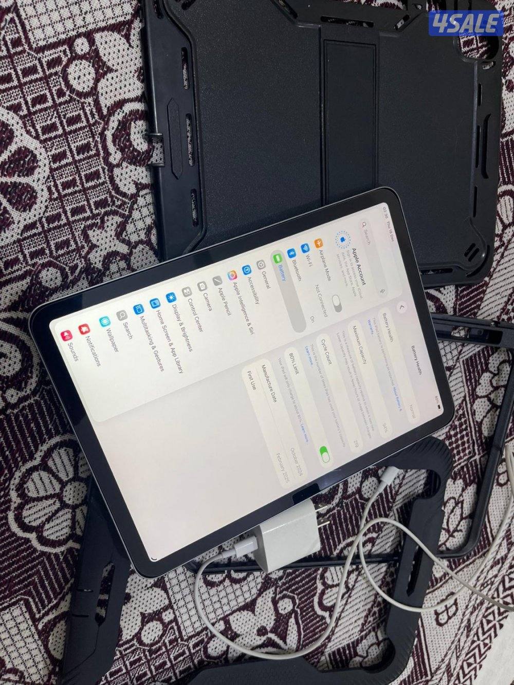 ايباد اير m2 مساحه 256 غيغا 11 انش في كفاله نظيف حيل مع الشاحن والكفر4