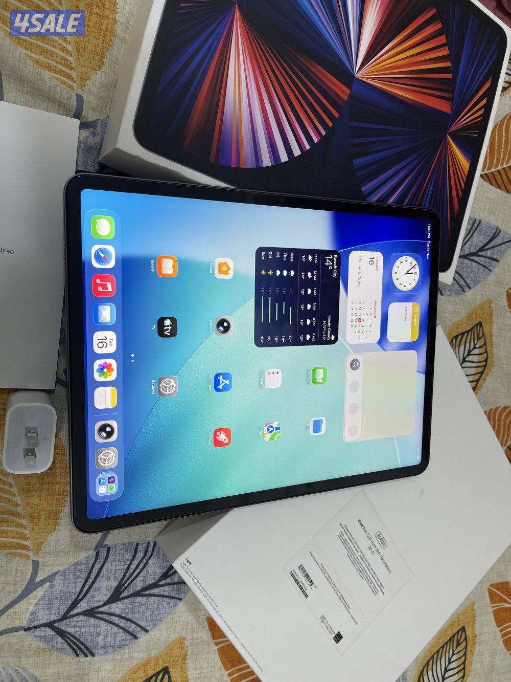 ايباد ابل برو 12.9 انش 256 قيقا ام ون الجيل الخامس نظيف حيل مع الاغراض7