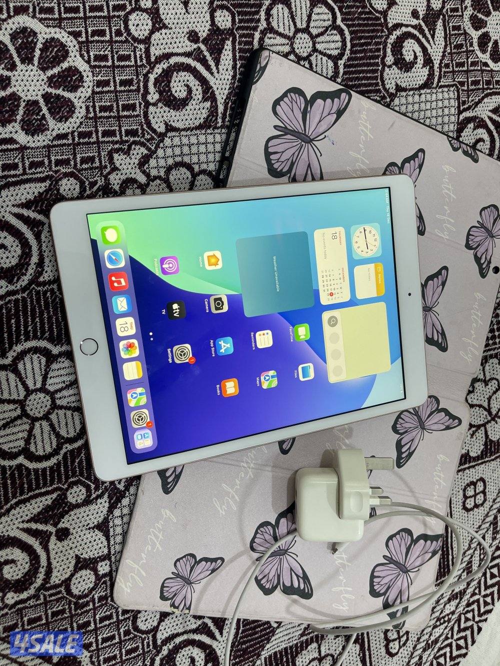 ايباد ابل 7 السابع 32 قيقا مو مصلح مع كفر والشاحن والواير2