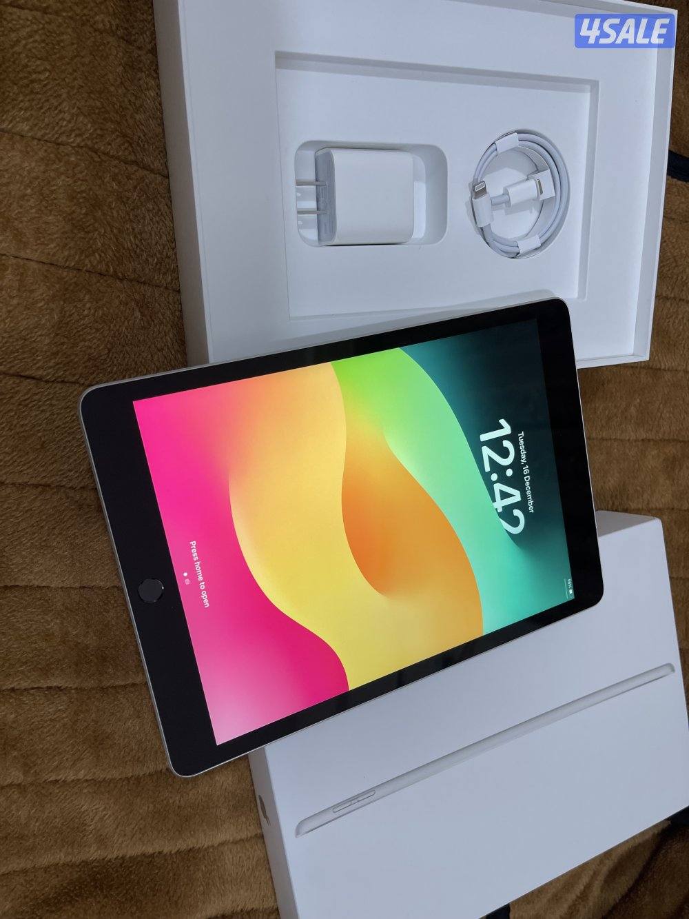ايباد ابل 9 التاسع 64 قيقا نظيف جدا مو مفتوح بطارية 100 مع الشحن1