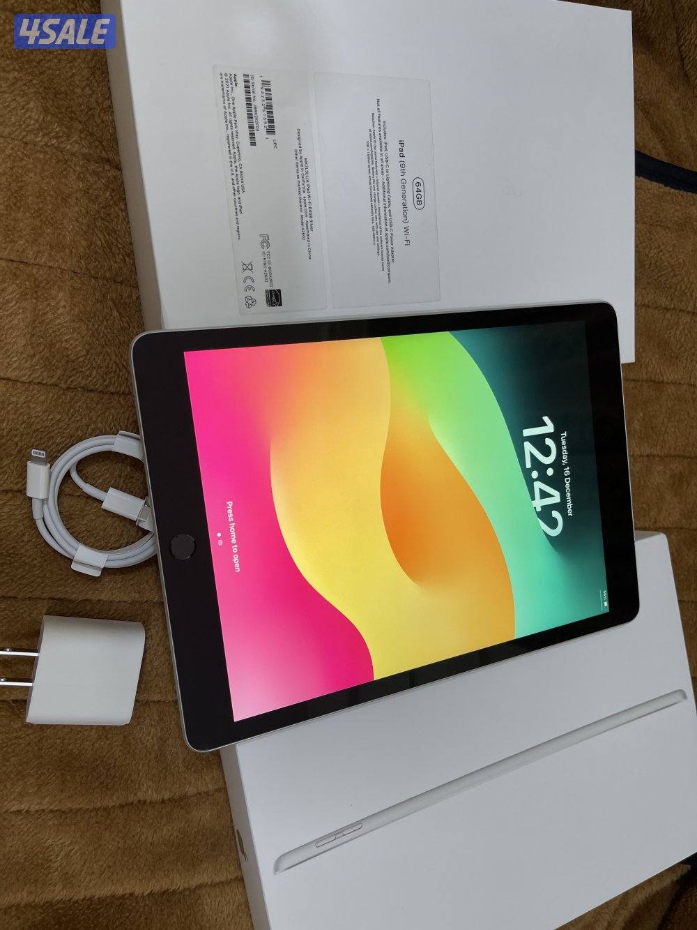 ايباد ابل 9 التاسع 64 قيقا نظيف جدا مو مفتوح بطارية 100 مع الشحن3