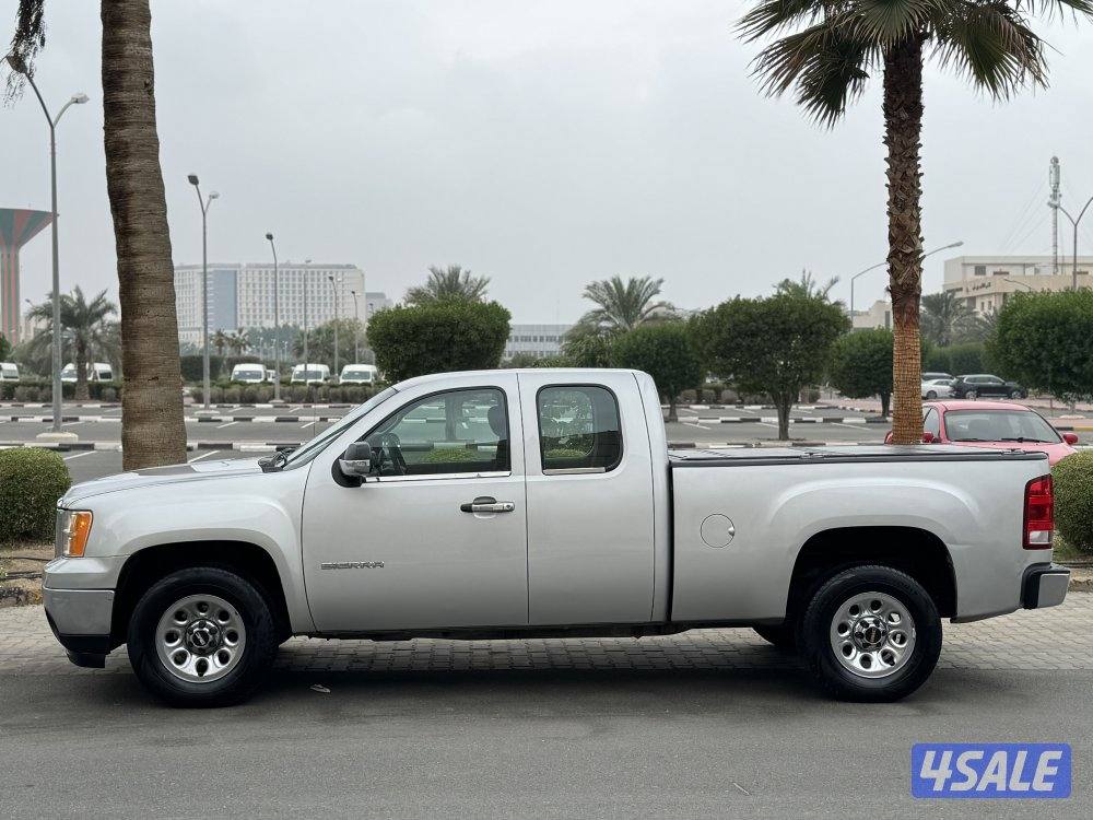 جي ام سي سيرا موديل 2010 بحاله ممتازه جدا وشرط الفحص8