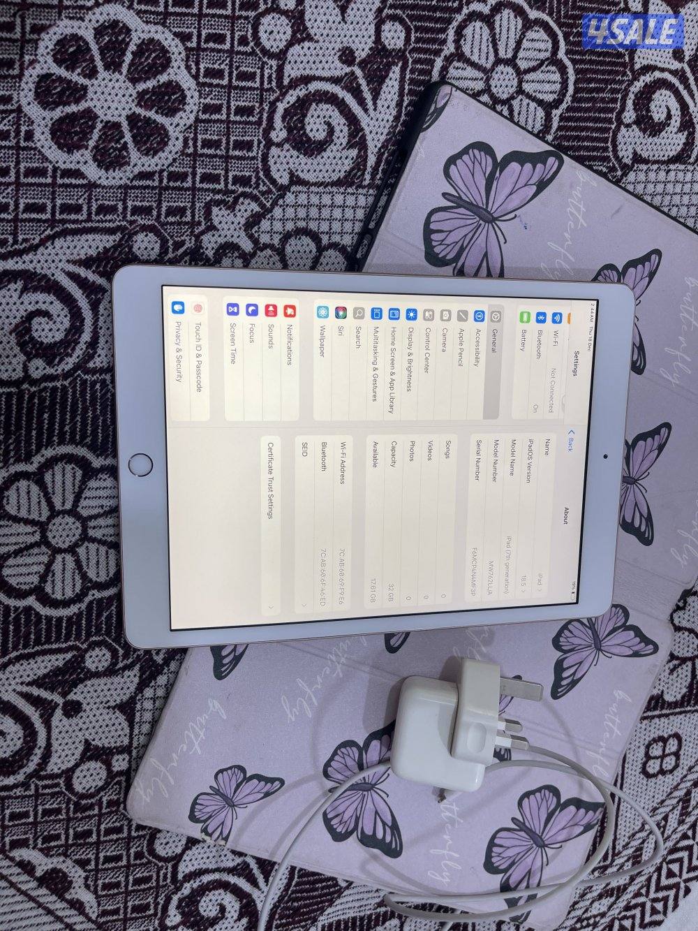 ايباد ابل 7 السابع 32 قيقا مو متصلح مع كفر اصلي وشحن اصل4