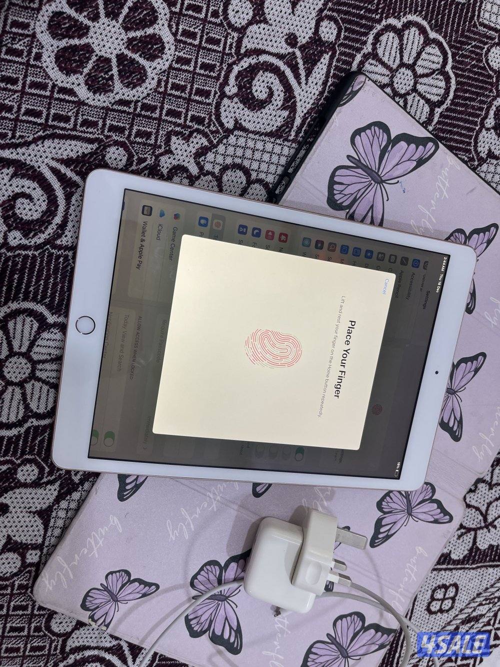 ايباد ابل 7 السابع 32 قيقا مو متصلح مع كفر اصلي وشحن اصل6