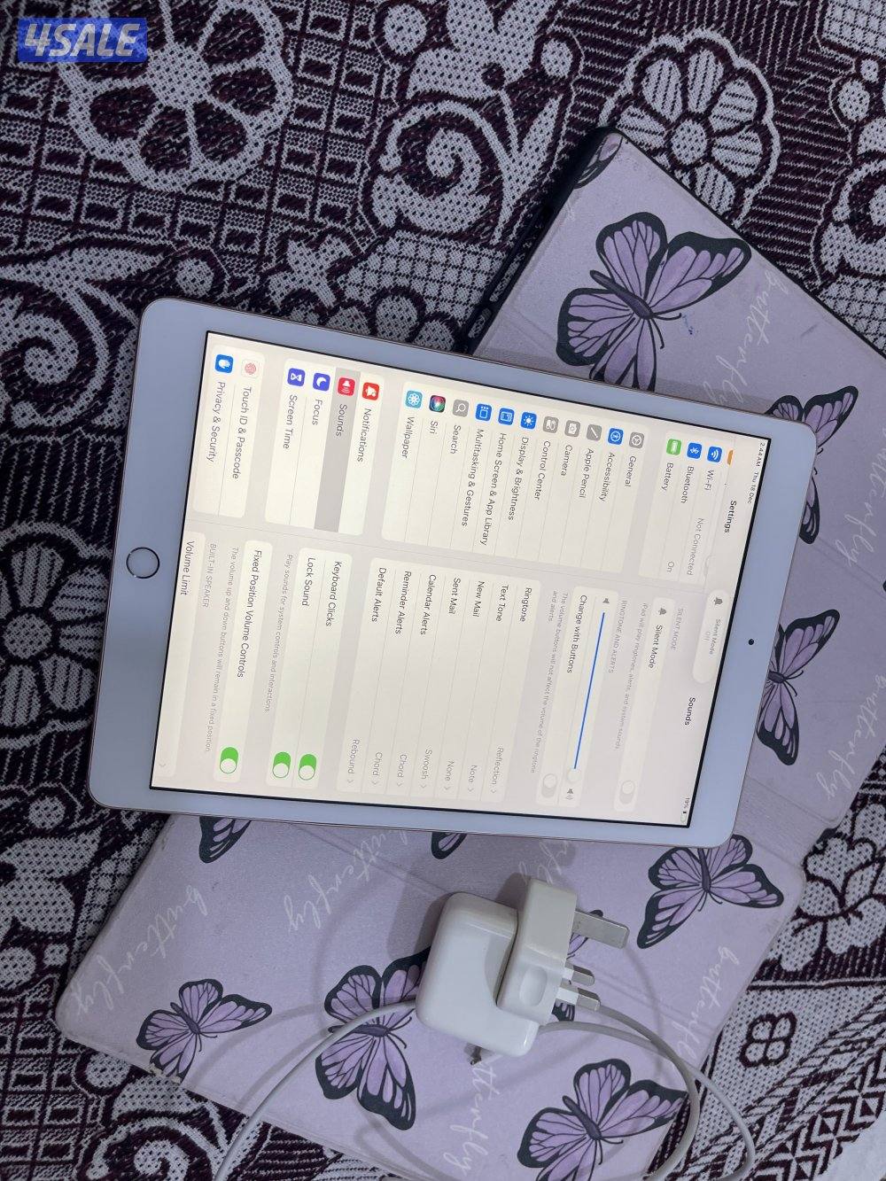 ايباد ابل 7 السابع 32 قيقا مو متصلح مع كفر اصلي وشحن اصل7