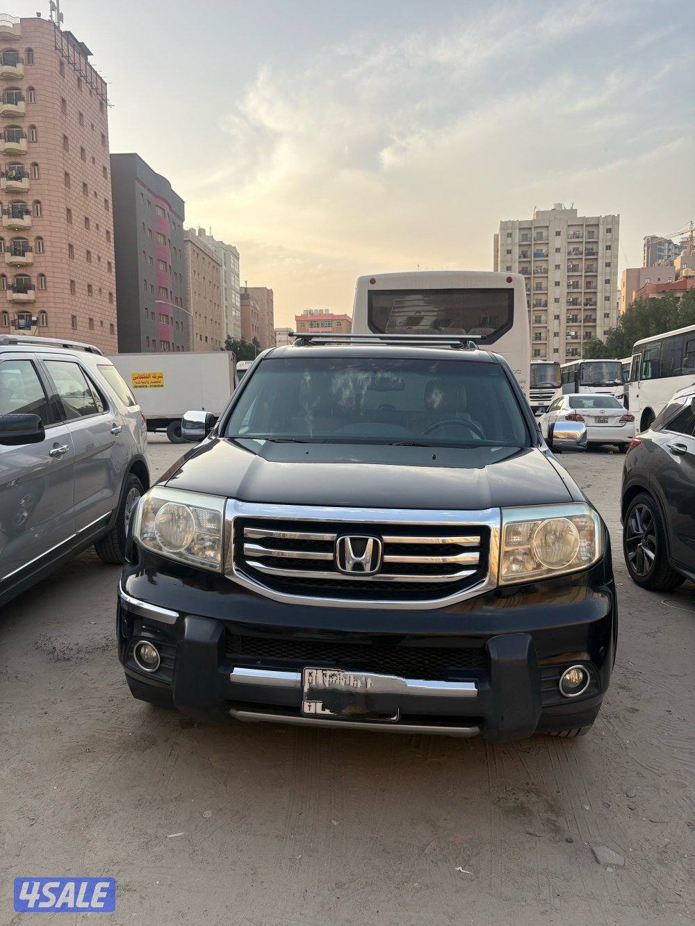 Honda pilot 2014 excellent condition 3.6 liter 6 cylinder0