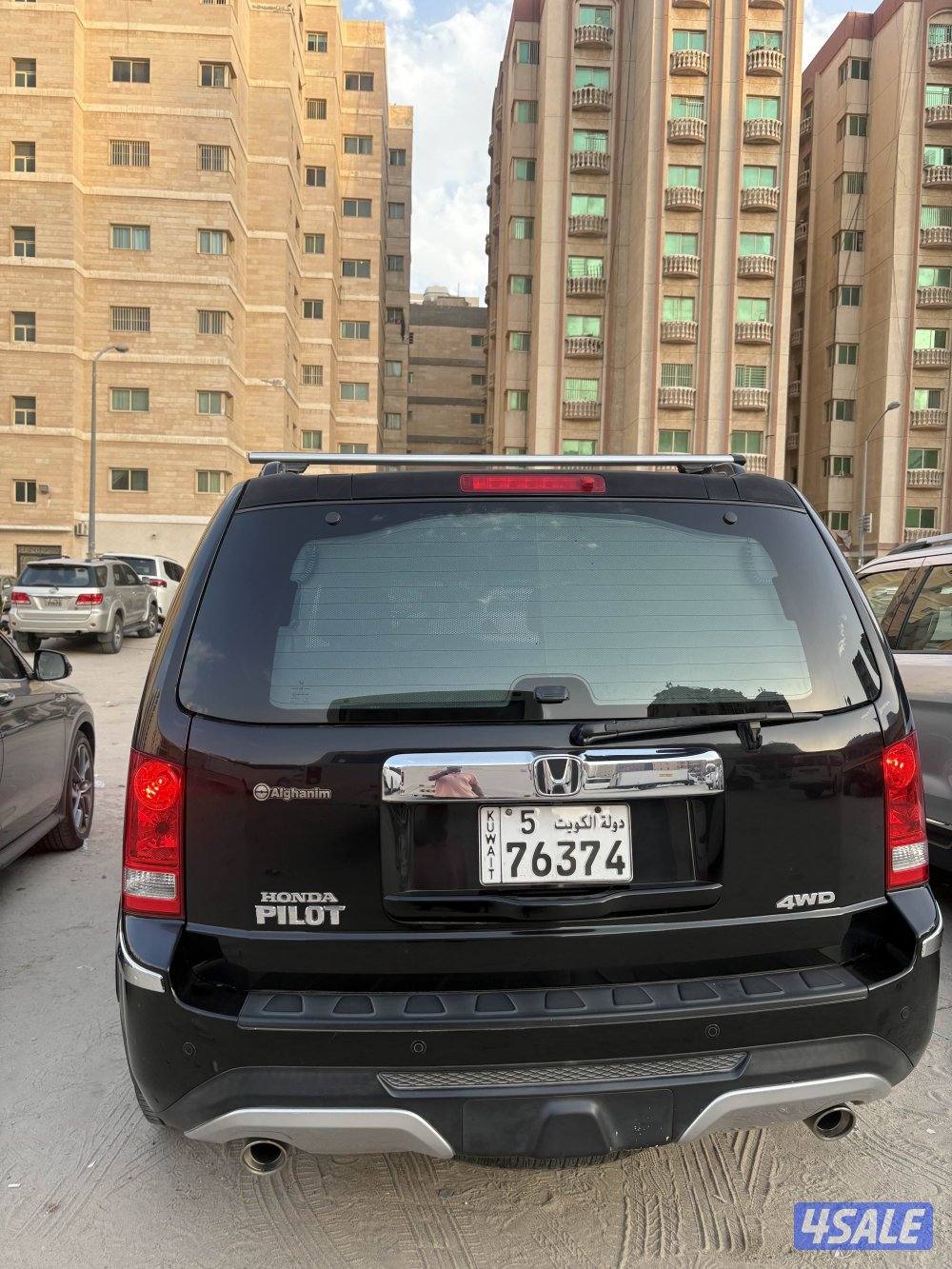 Honda pilot 2014 excellent condition 3.6 liter 6 cylinder5