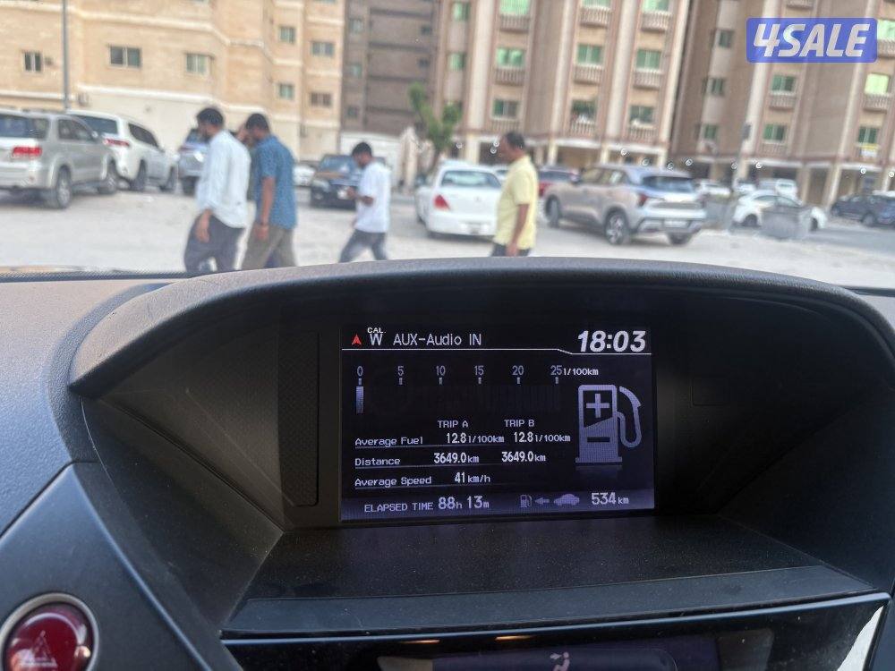 Honda pilot 2014 excellent condition 3.6 liter 6 cylinder6