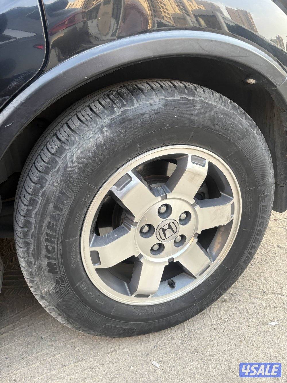 Honda pilot 2014 excellent condition 3.6 liter 6 cylinder7