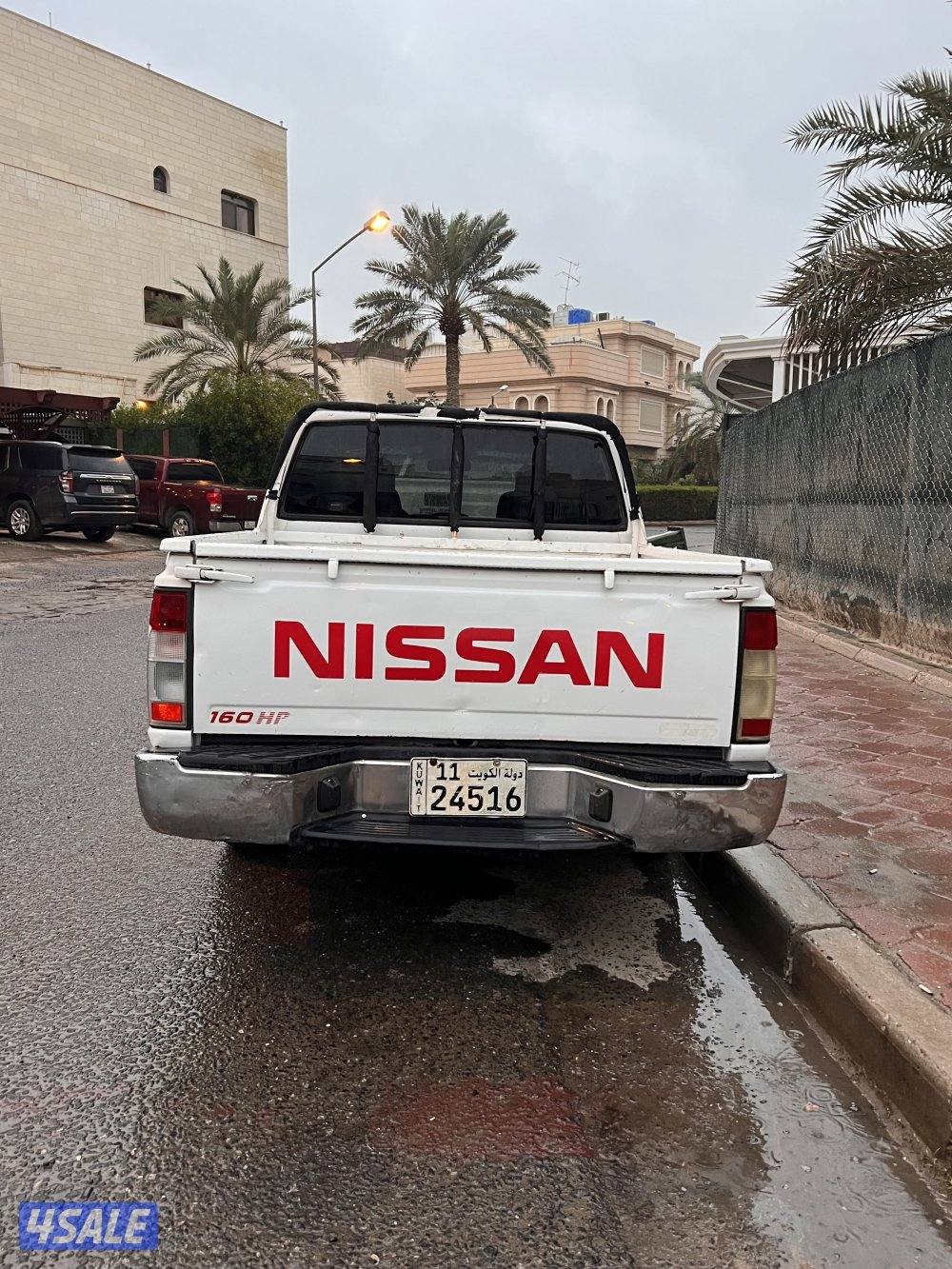 وانيت نيسان عربانه شرط الفحص 20131