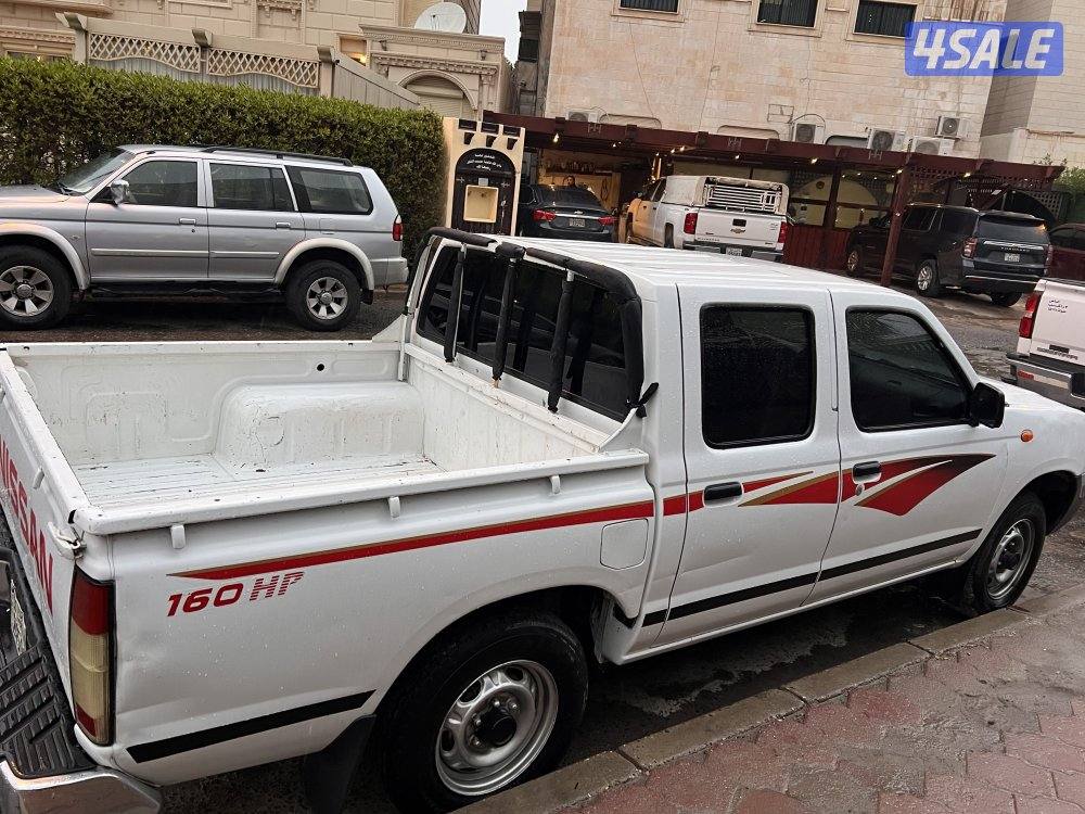 وانيت نيسان عربانه شرط الفحص 20133