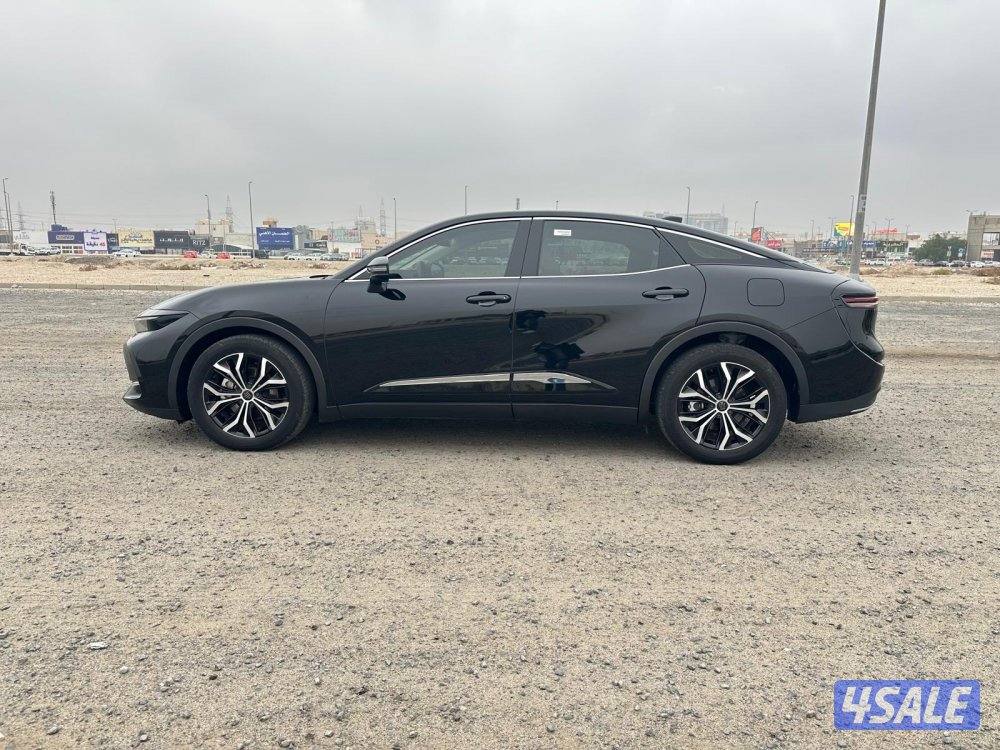 تويوتا كراون ٢٠٢٣ بحالة الوكالة 2.5H6