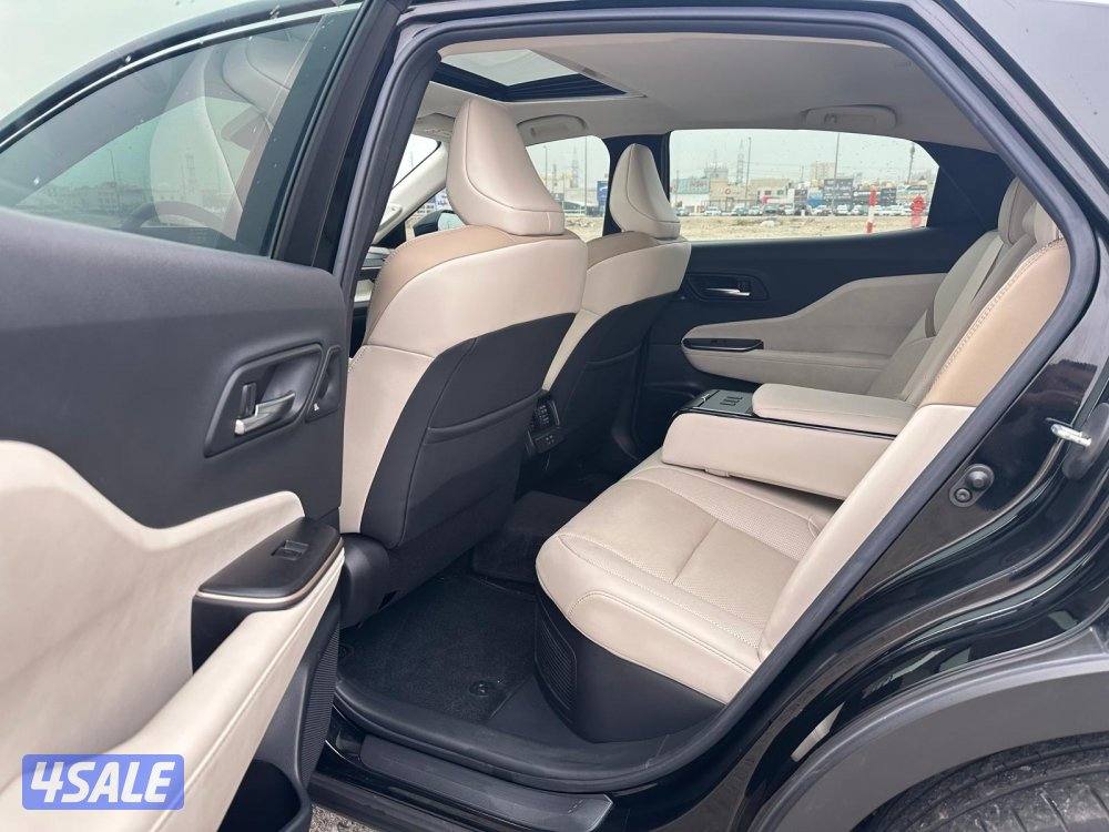 تويوتا كراون ٢٠٢٣ بحالة الوكالة 2.5H7