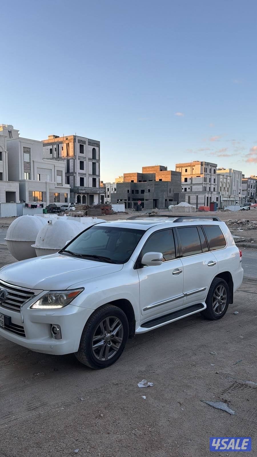 جيب لكزس ٢٠١٣ ماشي ٢٣٠ لون ابيض الدرجه الاولى شاشات وراه الفول3