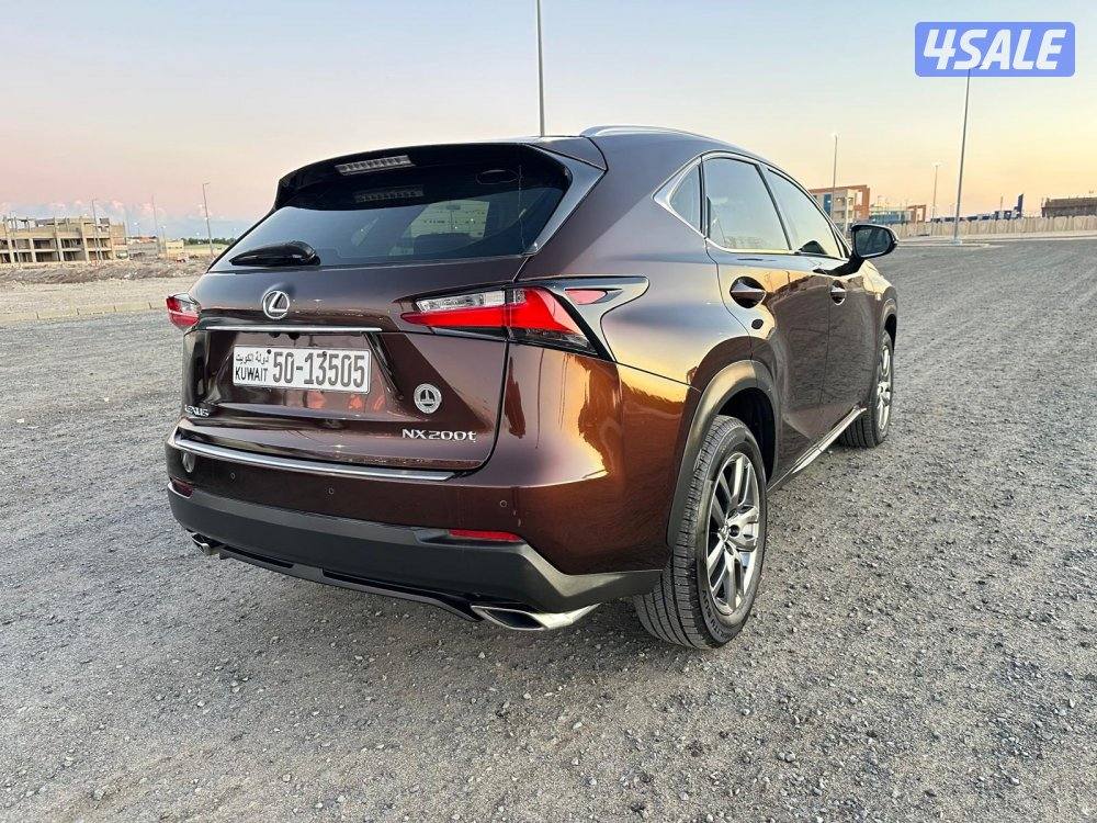 جيب لكزس NX 200t موديل ٢٠١٧ في قمة النظافة3