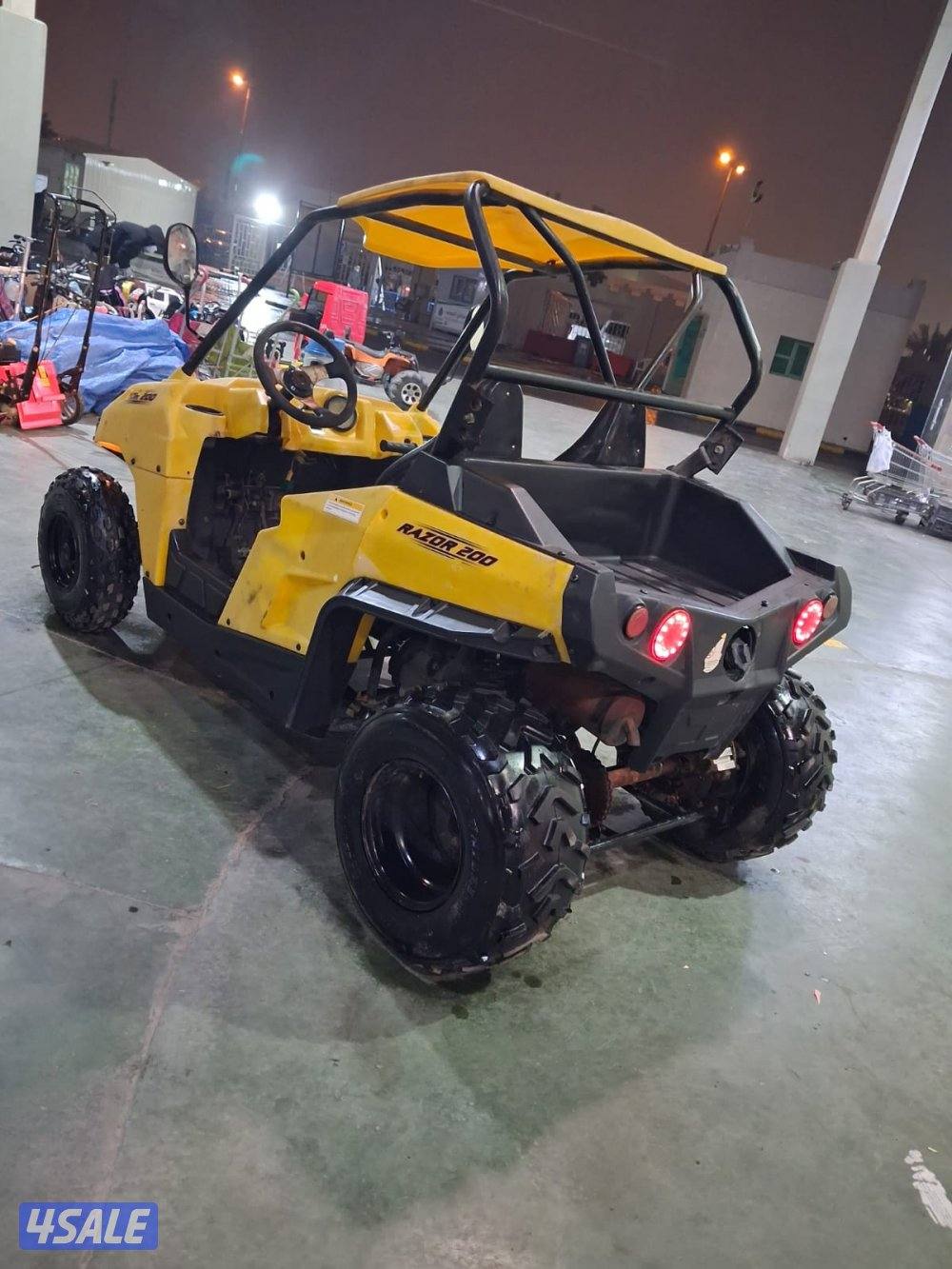 سيارة ريزر. الأصلية 200 سيسي5