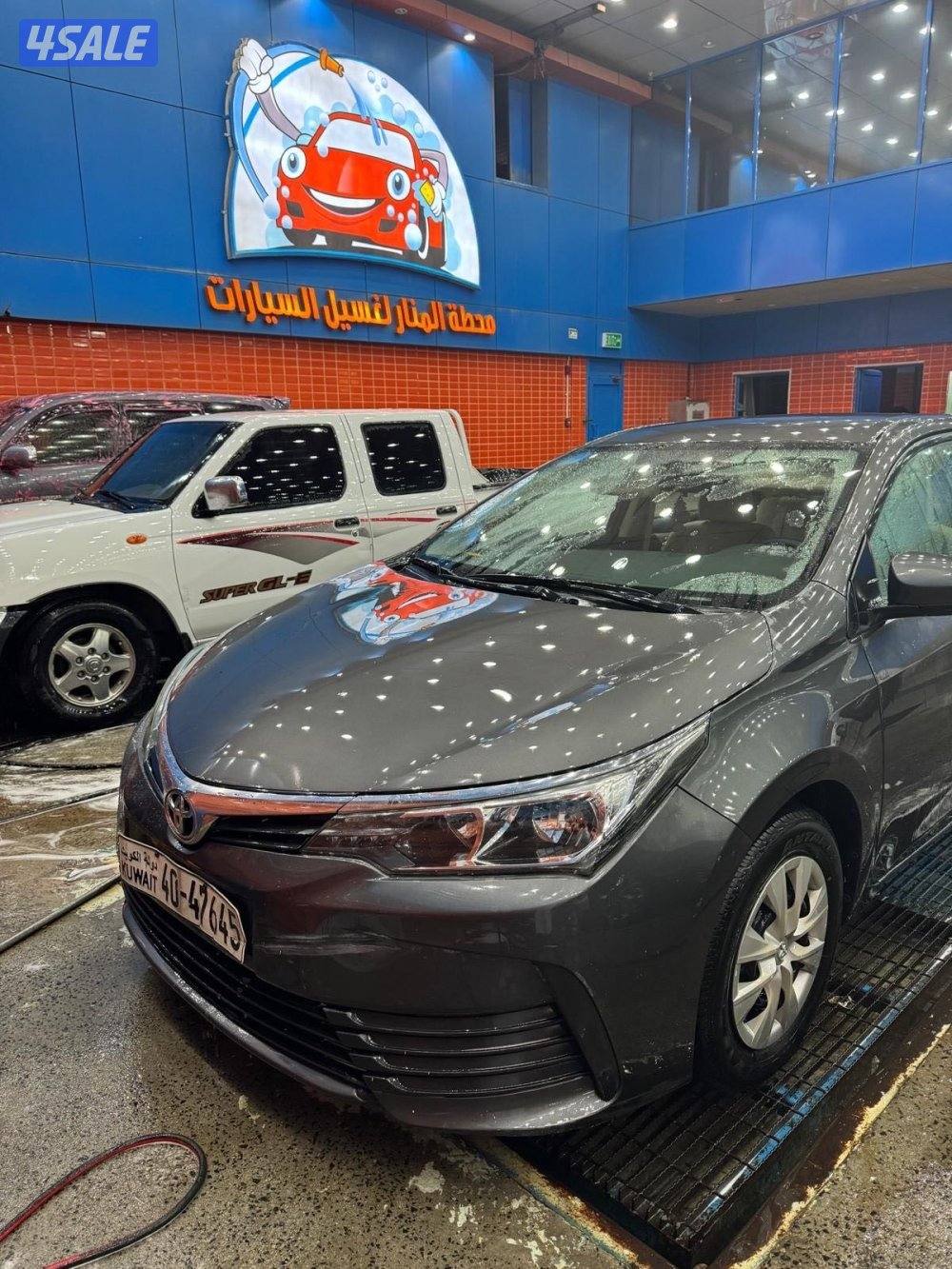 كامل المواصفات ماعدا فتحة جميع سيرفس مبدله في السيارة محافض عليها جدآ0