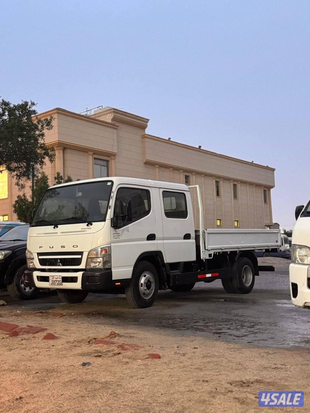 للبيع هاف لوري دبل كبينه موديل 2022 عداد 36 الف شرط الفحص بالكامل0