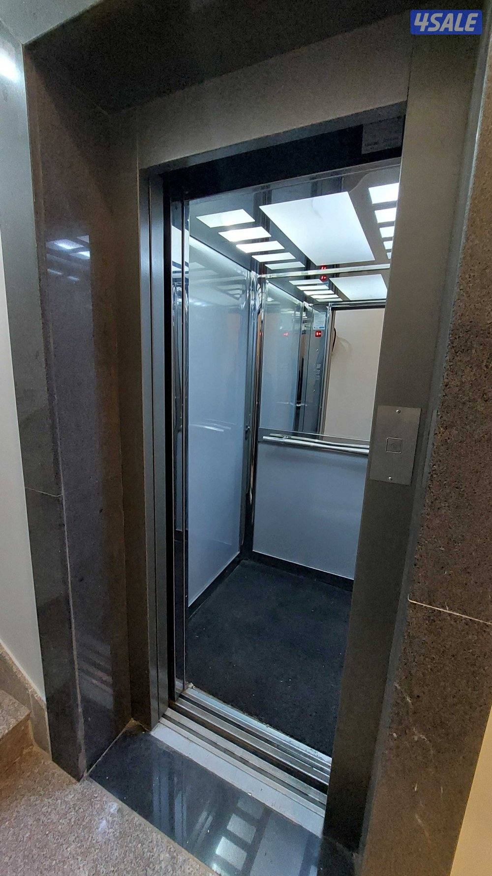 دور مع حوش ساقط في السلام مباشرة من المالك4