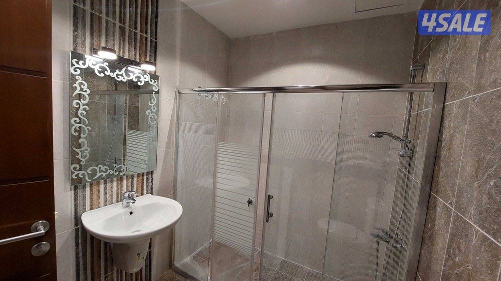 دور مع حوش ساقط في السلام مباشرة من المالك10