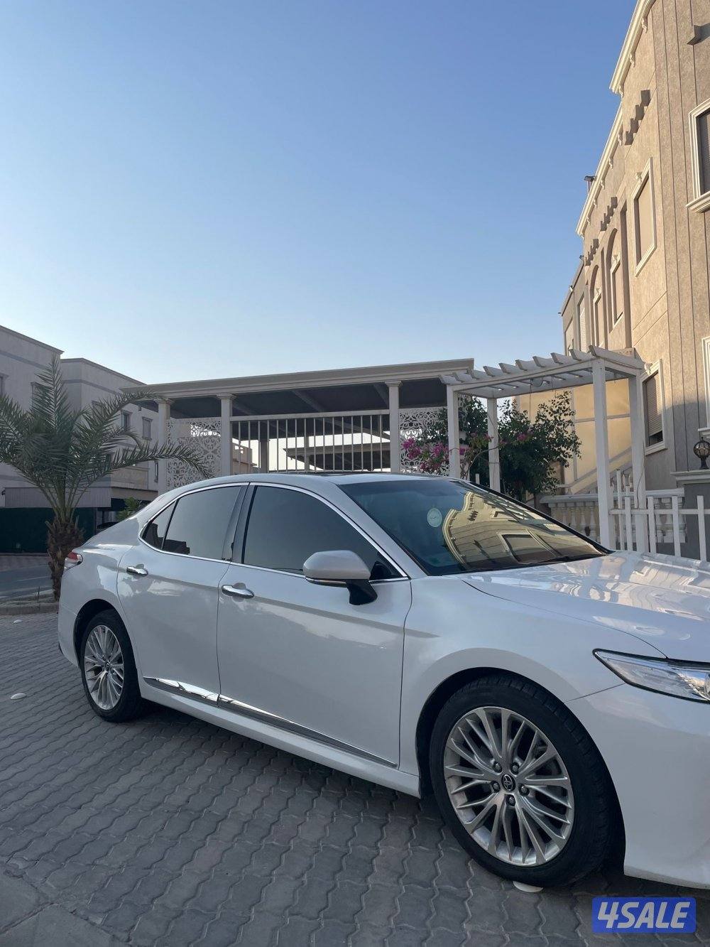 كامري ٦ سلندر ليمتد اعلى فئه ابيض5