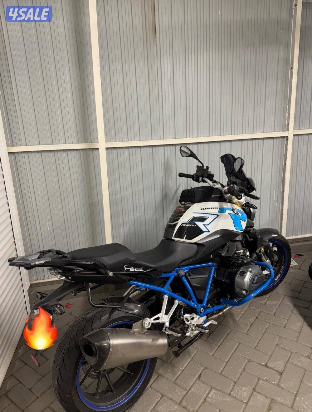 للبيع بي ام 1200R مسوي سيرفس كامل ماشي 39 فقط موديل 20171