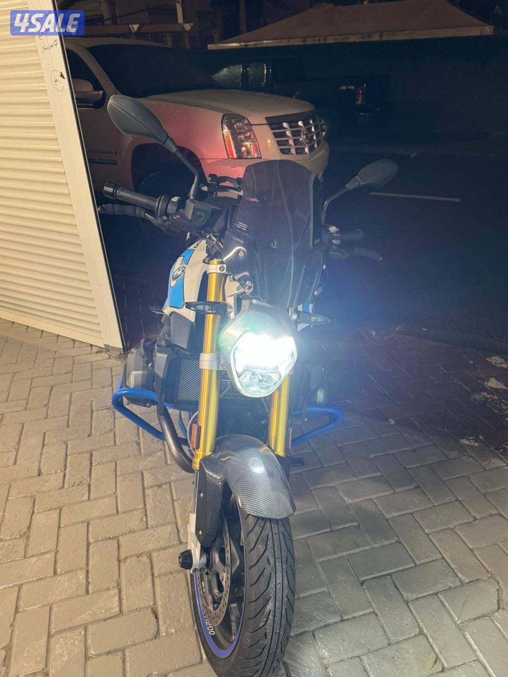 للبيع بي ام 1200R مسوي سيرفس كامل ماشي 39 فقط موديل 20172