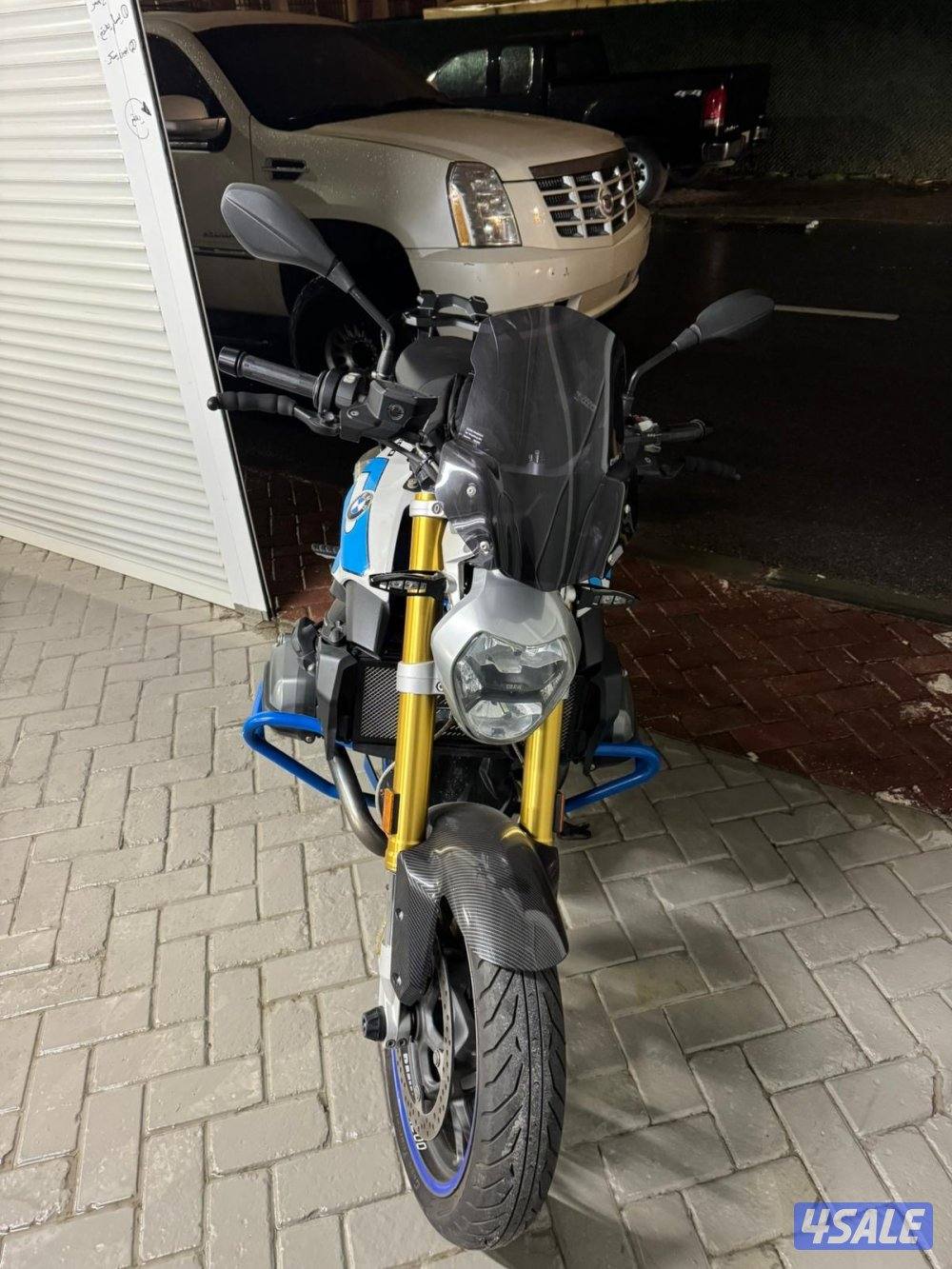 للبيع بي ام 1200R مسوي سيرفس كامل ماشي 39 فقط موديل 20173