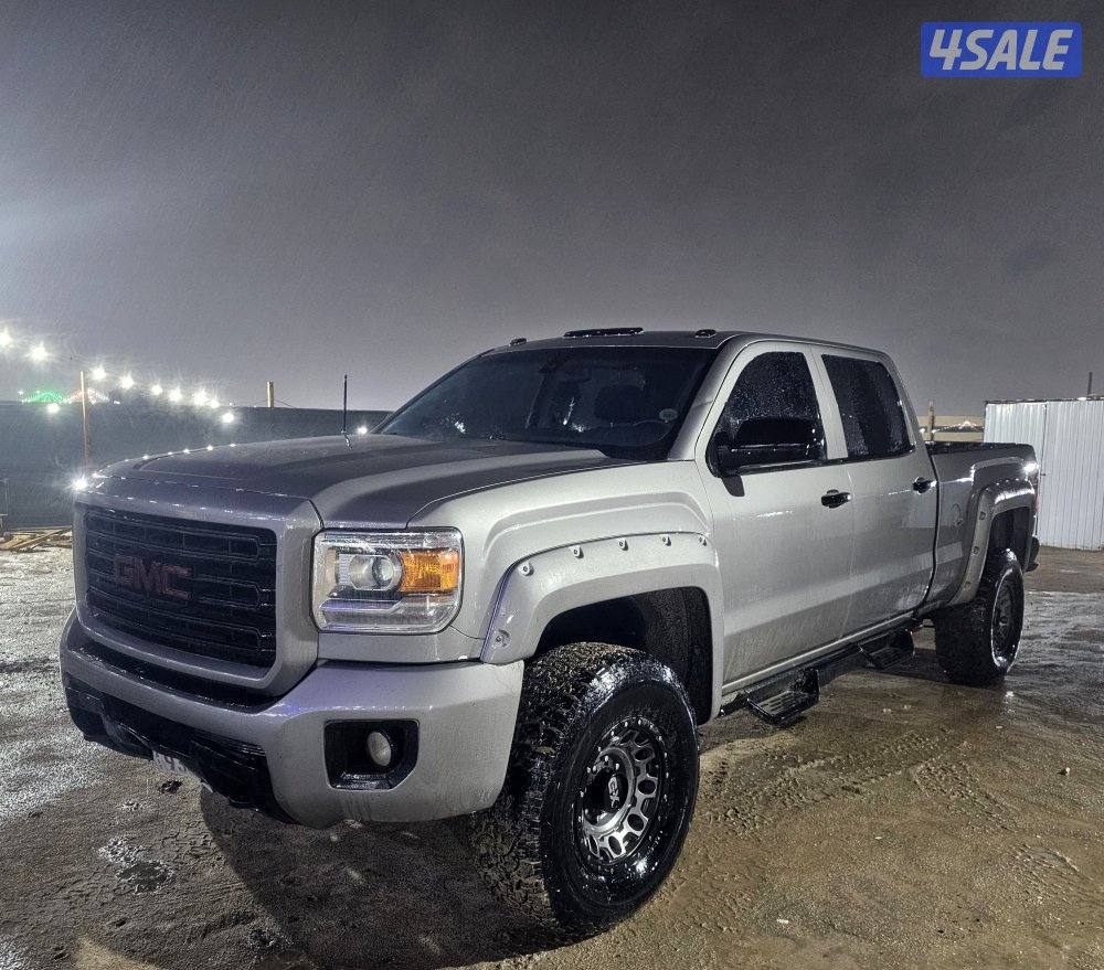 بحالة ممتازة وانيت جي ام سي سييرا موديل 2017 دبل قير أرضي شغال تواير ج5