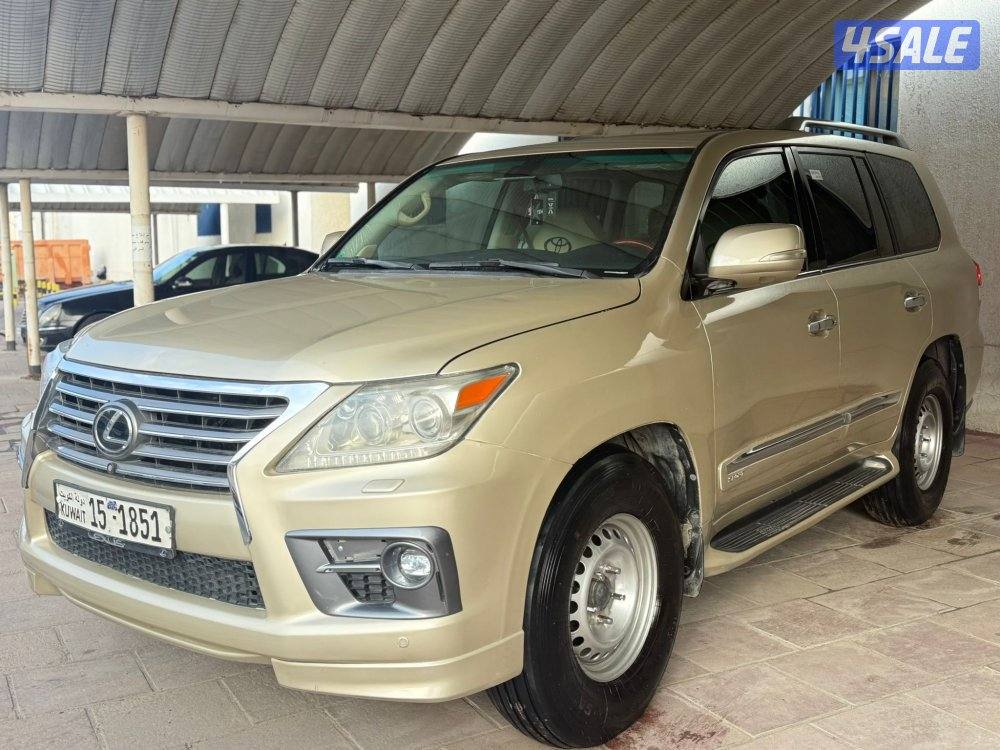 للبيع جيب لكزس ٢٠٠٨3