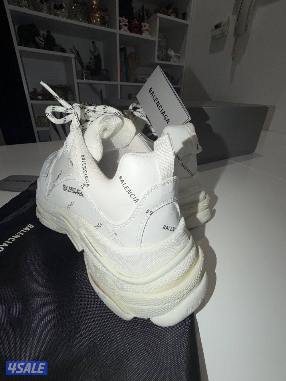 حذاء بالنسياغا فقط استعمال مرتين حاله جيده جداجدا1