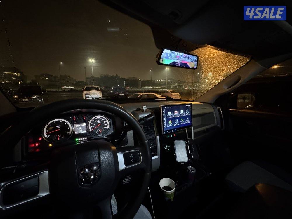 للبيع وانيت رام 1500 hemi 5.7 دبل قير شرط الفحص قير مكينه شاصي4