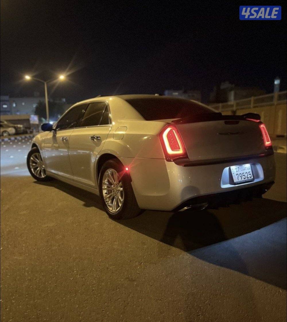 كرايزر300 هيمي 8 سلندر1