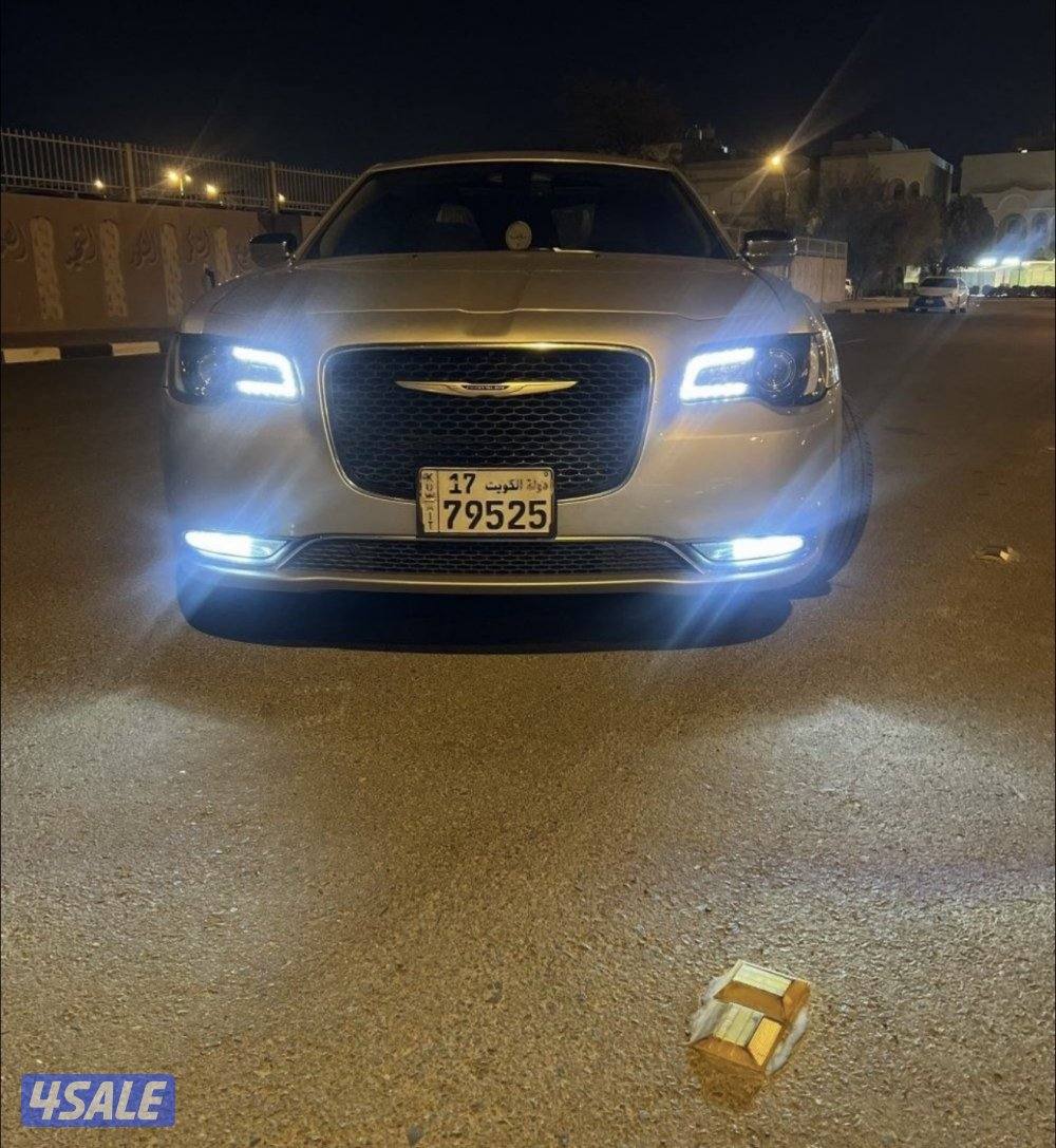 كرايزر300 هيمي 8 سلندر5