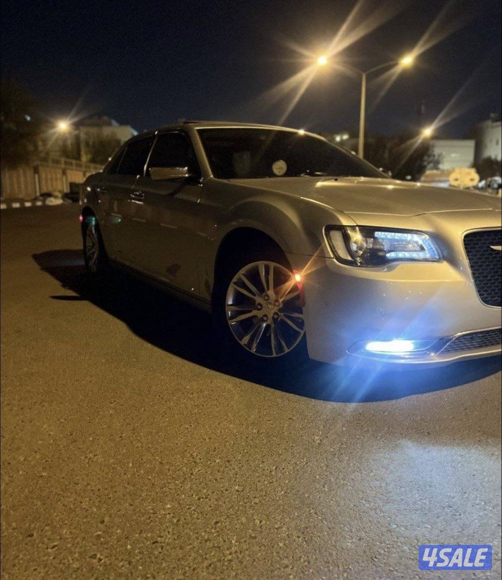 كرايزر300 هيمي 8 سلندر6