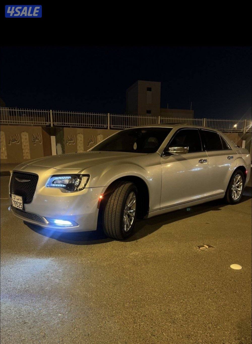 كرايزر300 هيمي 8 سلندر7