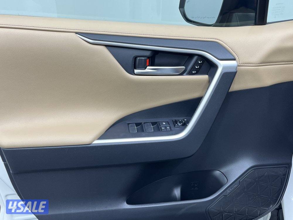 TOYOTA RAV401 Toyota RAV4 202112