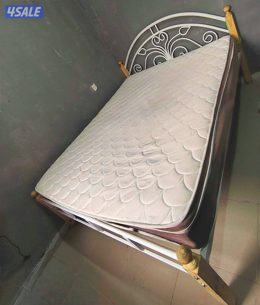 bed with mattress0