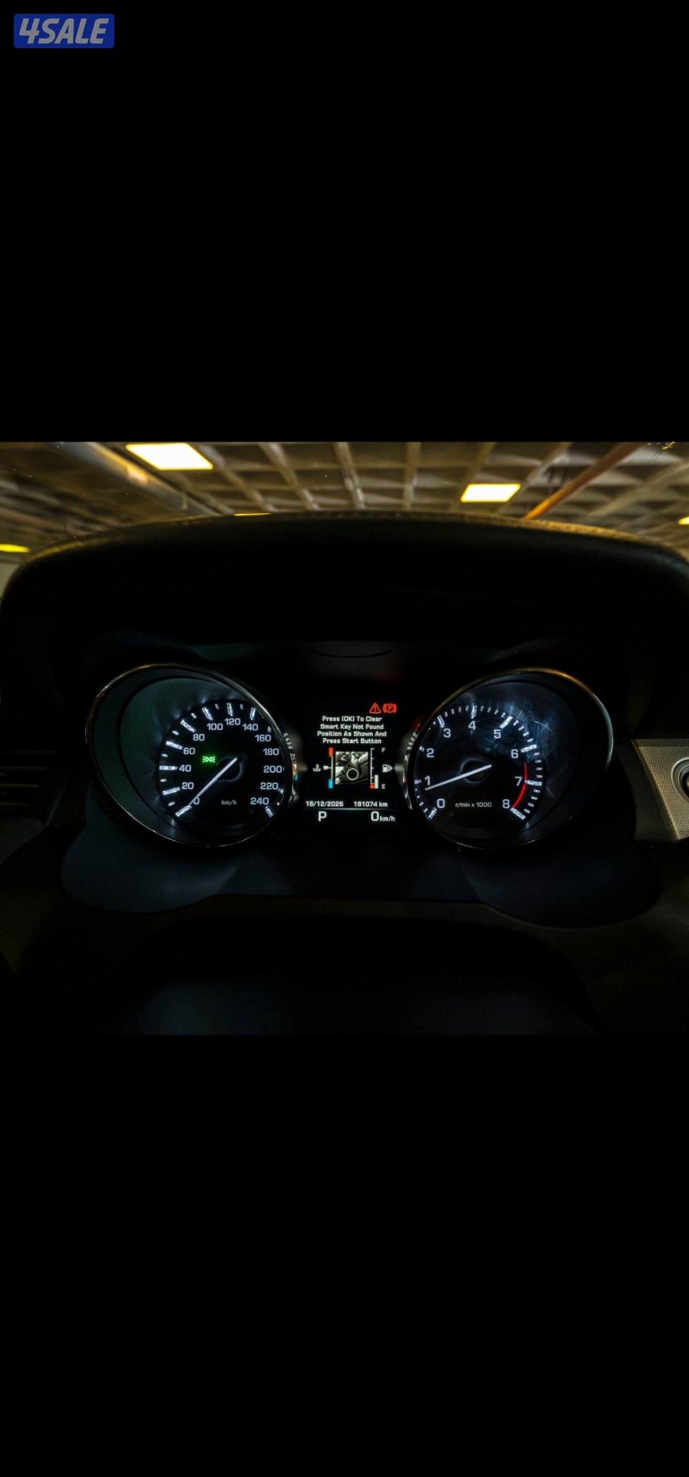 للبيع رنج روفر ايفوك موديل 2015 ماشي 181 الف11