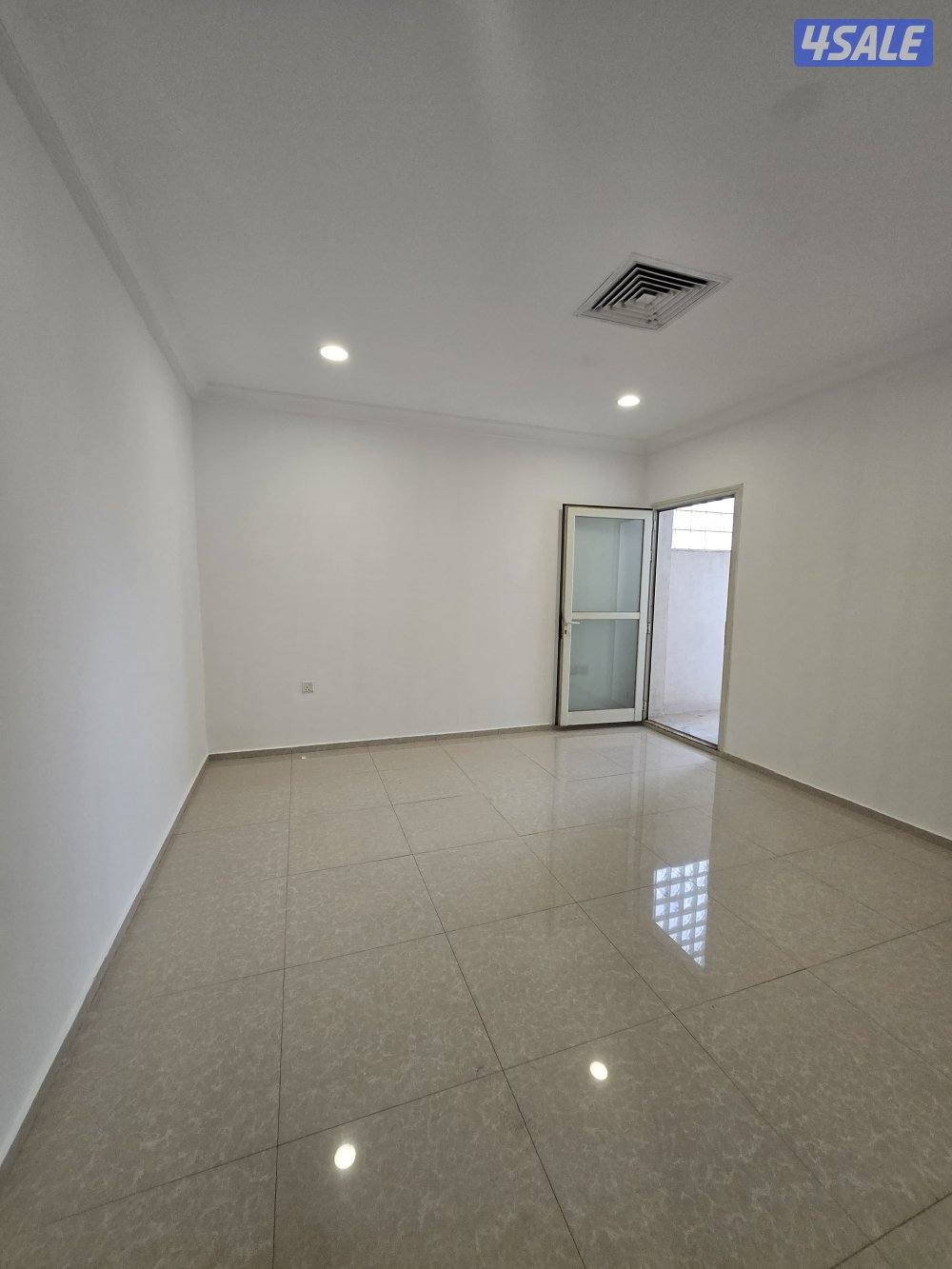 فرصه .. للإيجار دور بالخالديه 5غرف ..موقع موقع مميز / سعر مميز / مواقف3