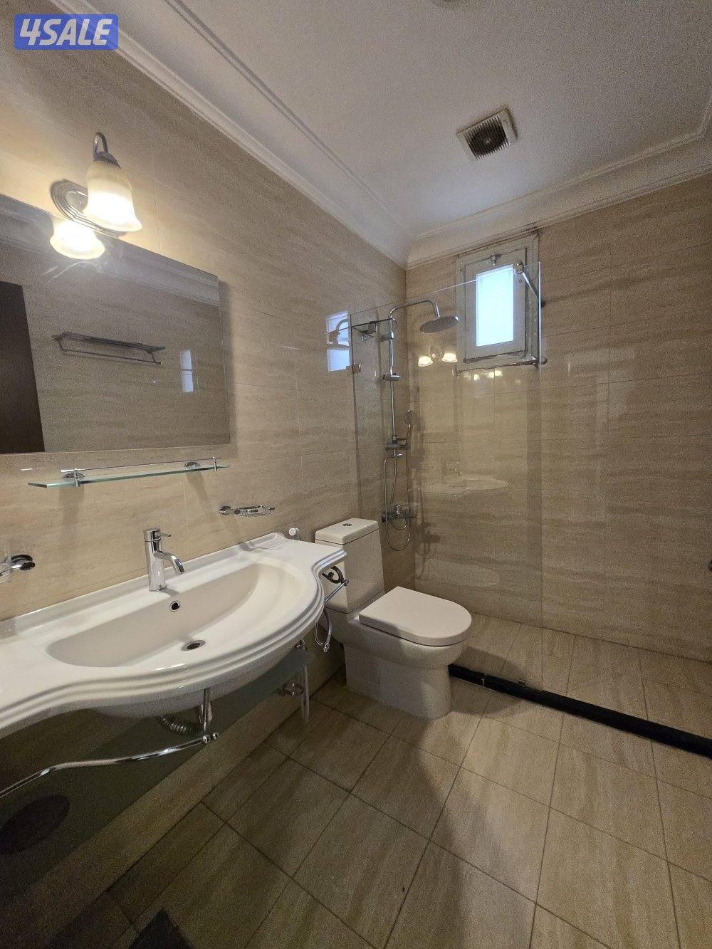 فرصه .. للإيجار دور بالخالديه 5غرف ..موقع موقع مميز / سعر مميز / مواقف7