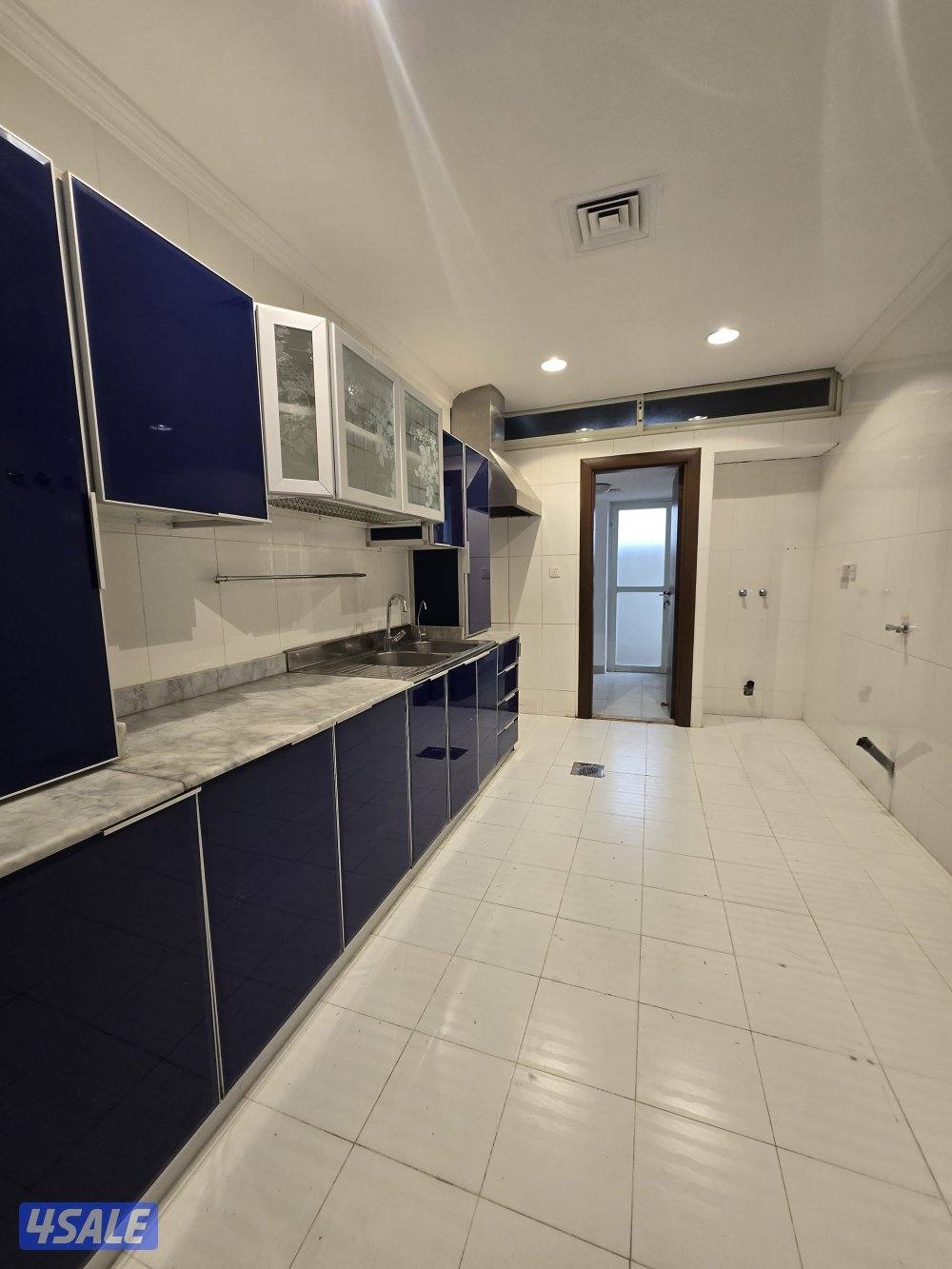 فرصه .. للإيجار دور بالخالديه 5غرف ..موقع موقع مميز / سعر مميز / مواقف10