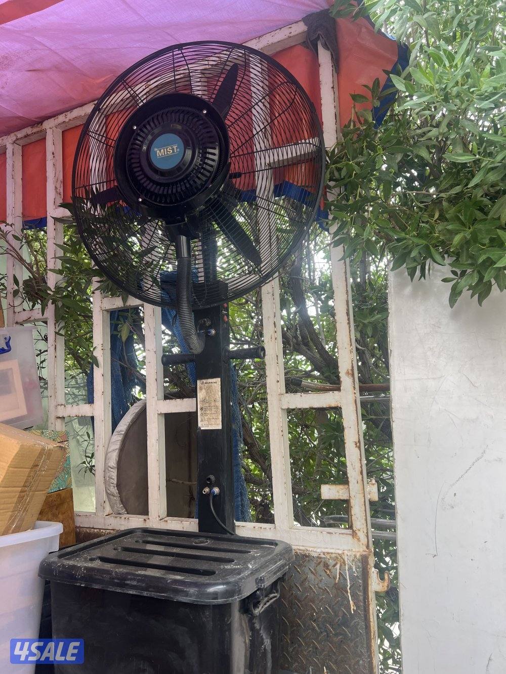 للبيع قلص عربانه او مخزن ثلاثه ب اثنين مع مروحه السعر 1504