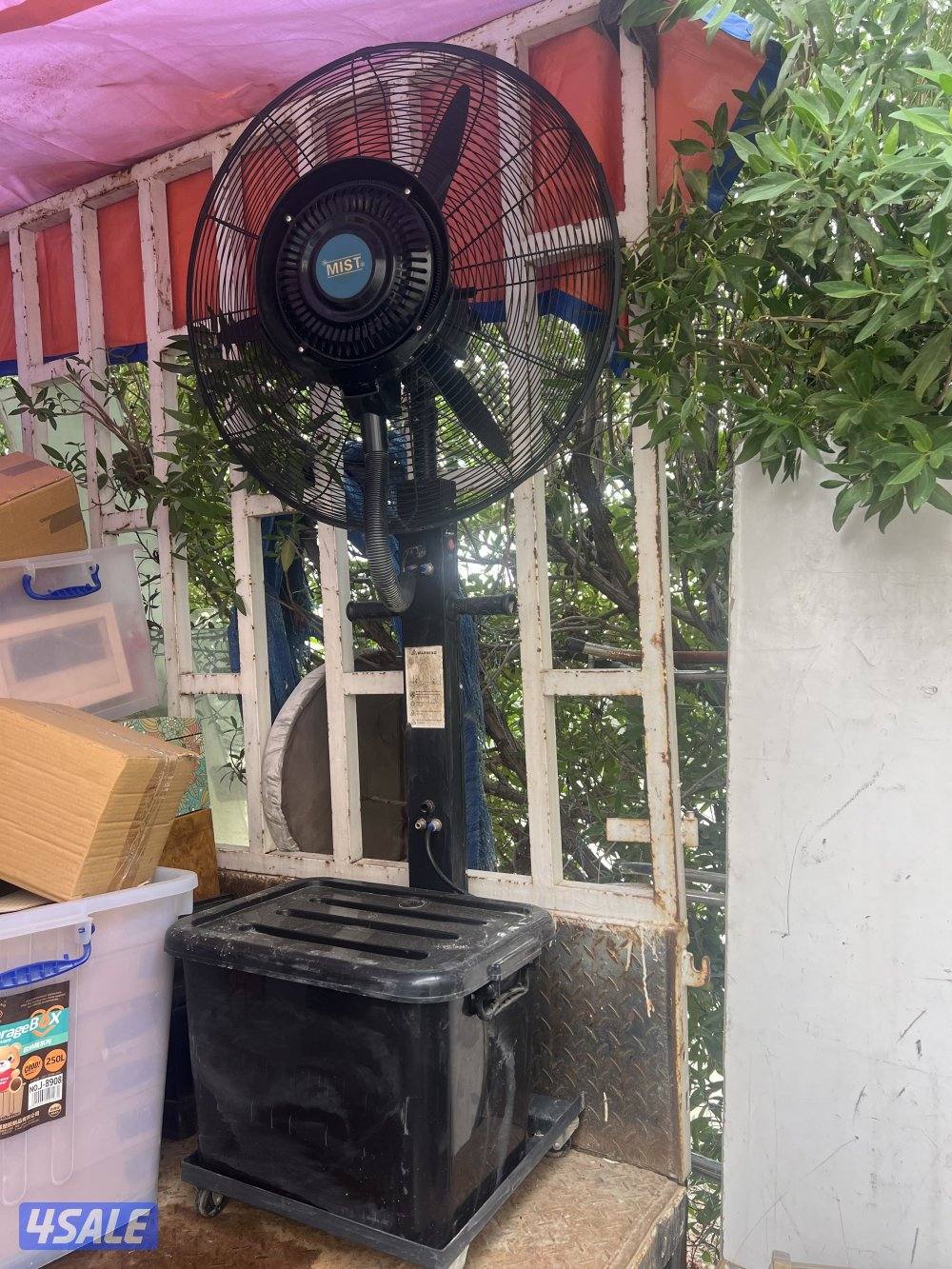 للبيع قلص عربانه او مخزن ثلاثه ب اثنين مع مروحه السعر 1505