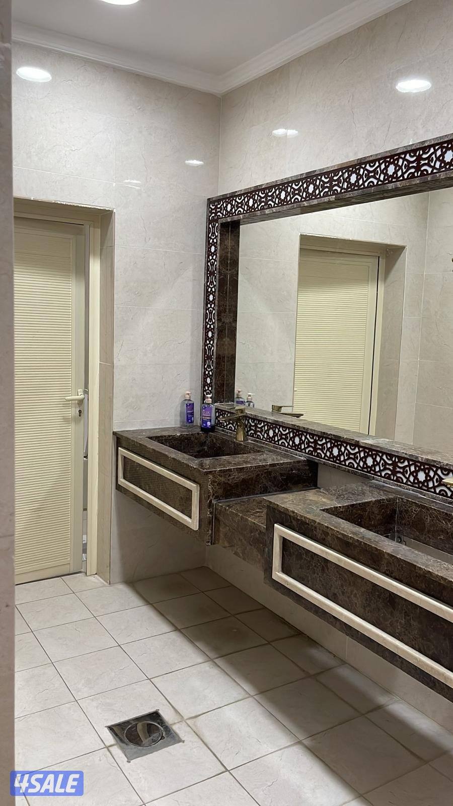 للبيع قسيمة في ام الهيمان5