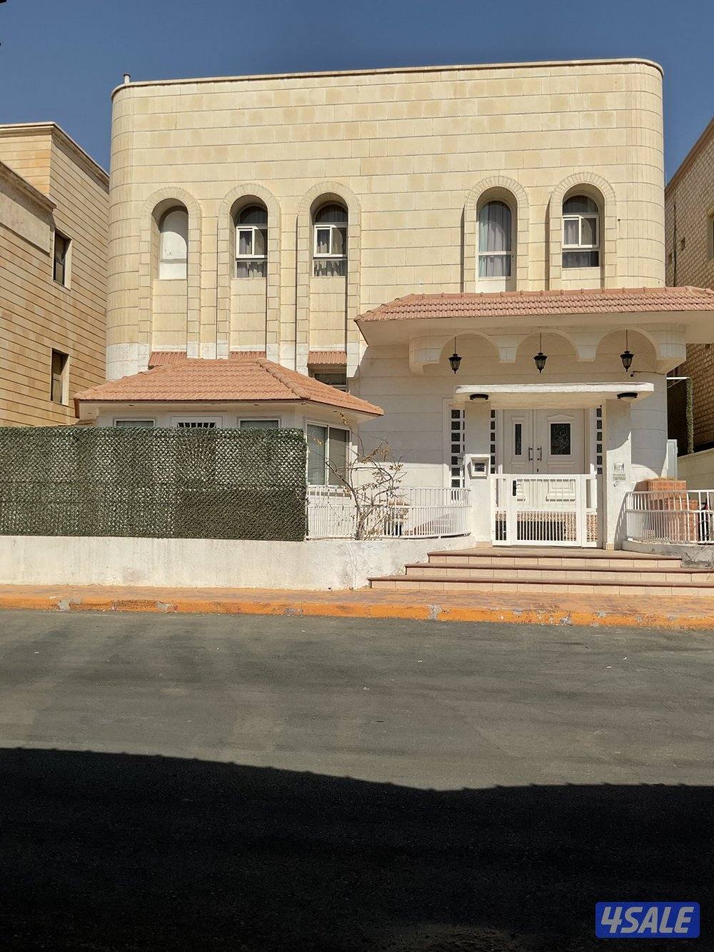 للبيع قسيمه في مبارك الكبير1