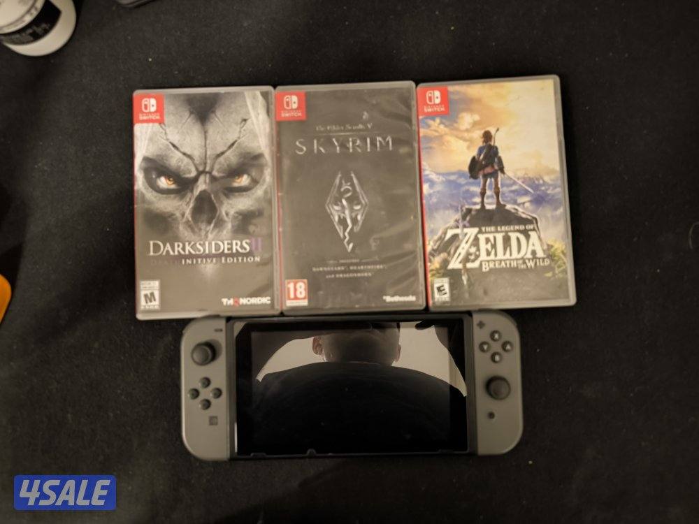 Nintendo switch with box used like new0